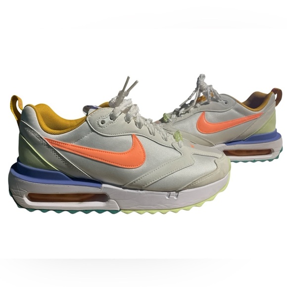 Nike Shoes - Nike Air Max Dawn